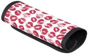 Red Kisses Handle Wrap